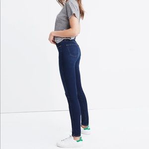 Madewell Petite 10” High-Rise Skinny Jeans in Hayes Wash
